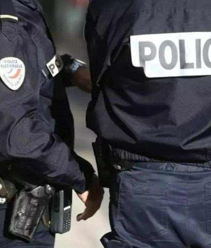 Zwei schwer verletzte Polizisten, einer in Krankenhausgewahrsam, drei Ermittlungen eingeleitet … Was wir nach der Schießerei in einer Pariser Polizeiwache am Donnerstagabend wissen