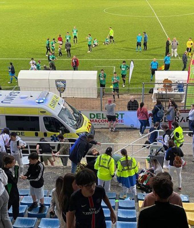 Das Finale des Lozère-Fußballpokals endet schlecht: 9 Verletzte, darunter einer schwer nach der Explosion eines Feuerwerkskörpers in Mende