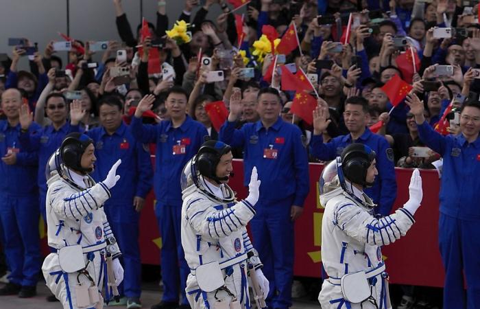 China schickt seine Weltraummission Shenzhou-18