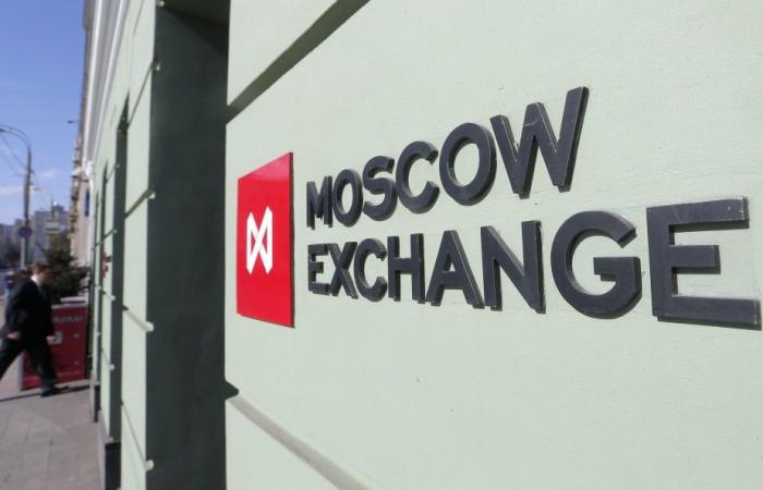 Die Moskauer Börse setzt Transaktionen in Dollar und Euro aus