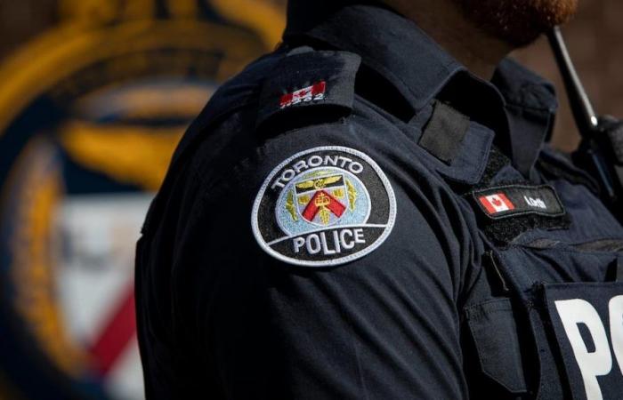 Polizist aus Toronto wegen sexueller Nötigung und Untreue verhaftet
