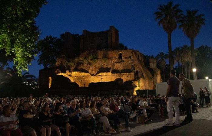 Kinoabende auf der Piazza Vittorio, drei Monate voller Veranstaltungen