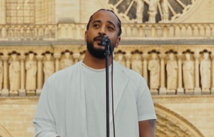Slimane enthüllt das Musikvideo zu „Résister“, in dem er Passanten vor Notre-Dame überrascht