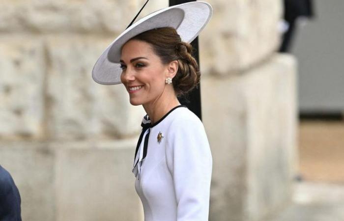 Kate Middleton lächelt bei ihrem ersten offiziellen Auftritt seit der Bekanntgabe ihrer Krebserkrankung