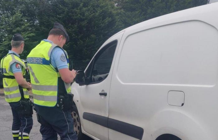 Dordogne: Mobiltelefon während der Fahrt, Gürtel nicht angelegt, die Gendarmen melden Laxheit auf den Straßen