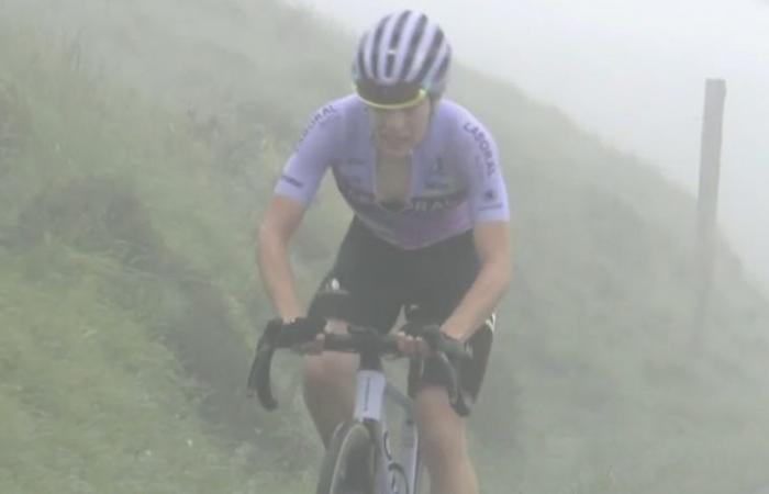 Radfahren. Frauentour durch die Pyrenäen
