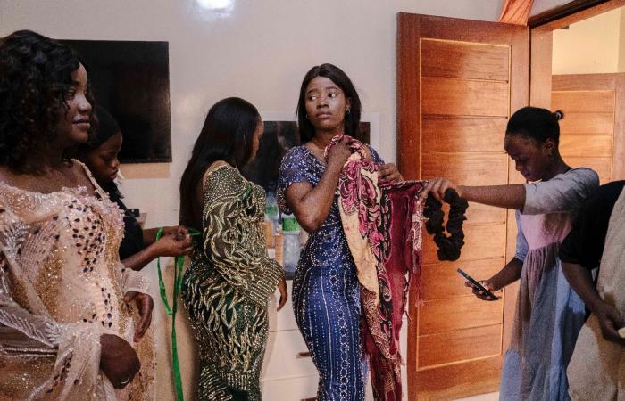 Tragen Sie im Senegal Luxus-Outfits für Eid zum halben Preis