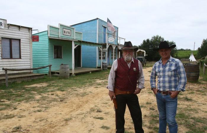 „Jeff“, der Sheriff des westlichen Dorfes Gers, Carchet City, hat sich dem Cowboy-Paradies angeschlossen