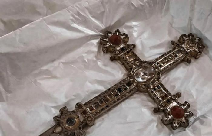 Tarn. Dieses Kreuz ist einer der religiösen Schätze Frankreichs, es geht auf eine neue Reise
