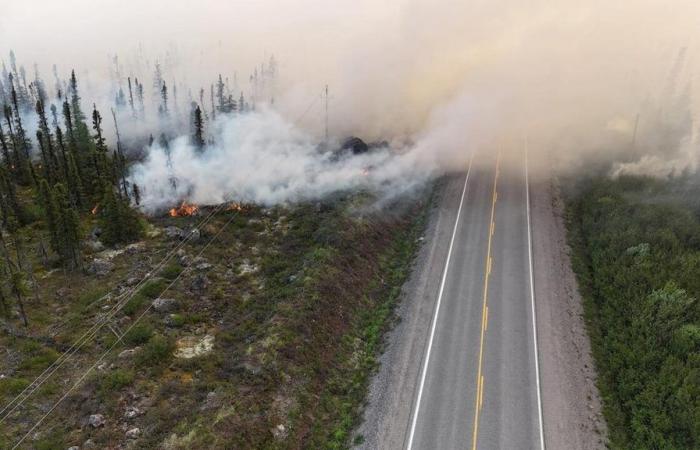 Zwei Waldbrände rücken näher an Churchill Falls heran