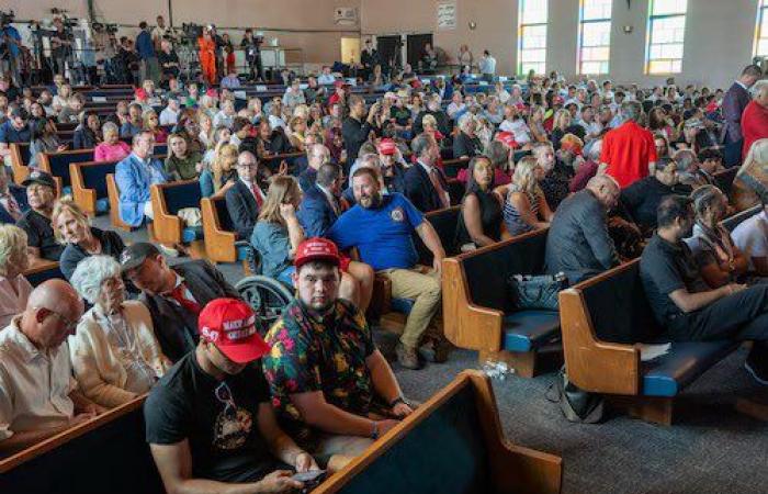 Wenn Trump eine schwarze Kirche in Detroit besucht