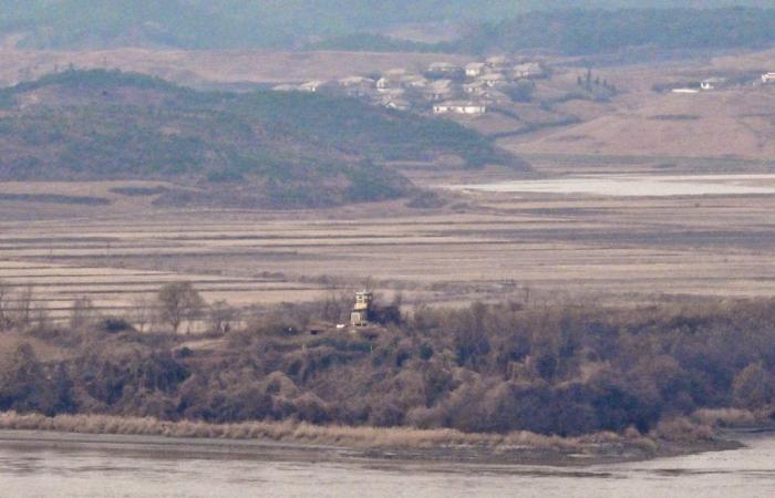 Dutzende nordkoreanische Soldaten überqueren die Grenze zum Süden