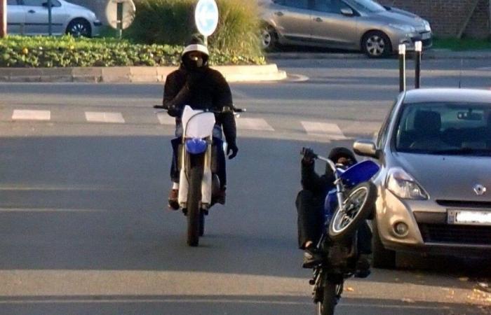 Weigerung, in Essonne Folge zu leisten: Ein Polizist wurde schwer verletzt, nachdem er von einem Motocross-Motorrad angefahren wurde