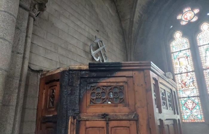 Erschütternd: Der Beginn der Brandstiftung in dieser Basilika in der Bretagne