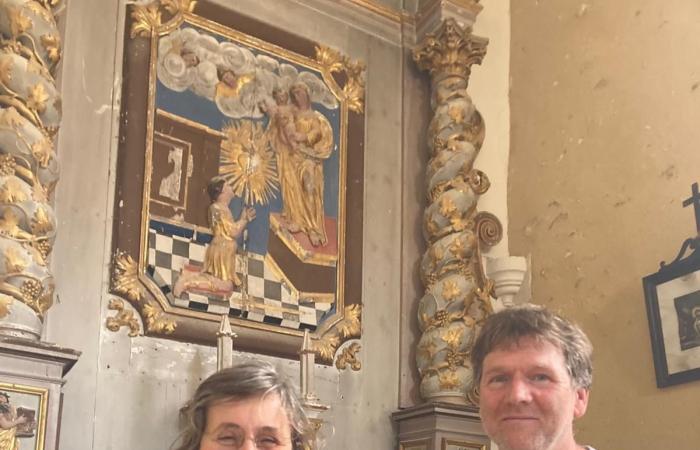 die ersten Schritte zur Restaurierung des außergewöhnlichen Altarbildes Mariä Heimsuchung in der Dordogne