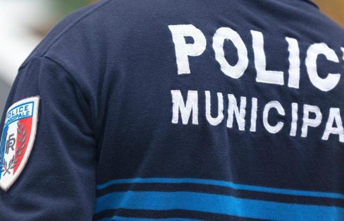 Kommunalpolizisten werden aus einem Schießtrainingszentrum ihre Schusswaffen gestohlen