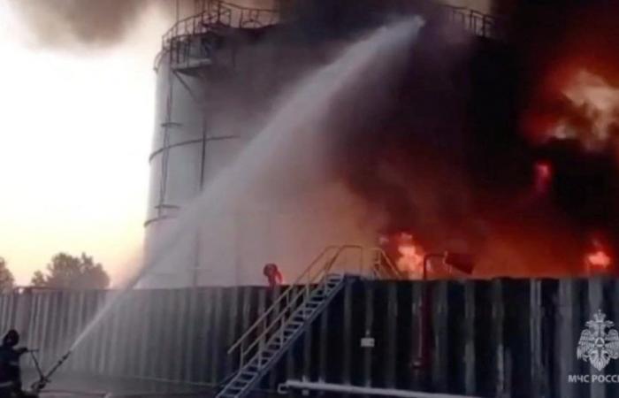Russische Ölraffinerie brennt nach Drohnenangriff
