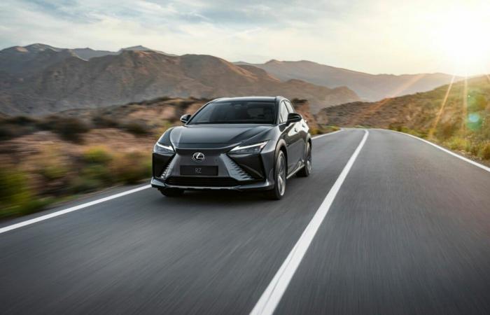 Lexus senkt den Preis seines Elektroautos RZ und erhöht die Reichweite