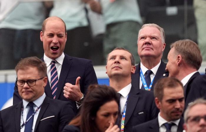 Prinz William trifft beim Spiel England-Dänemark auf Frederik X