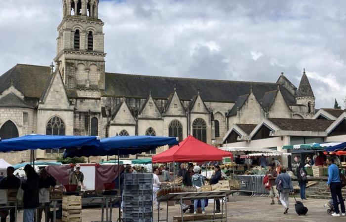 Der erste Markt in Notre-Dame wurde seines Parkplatzes beraubt