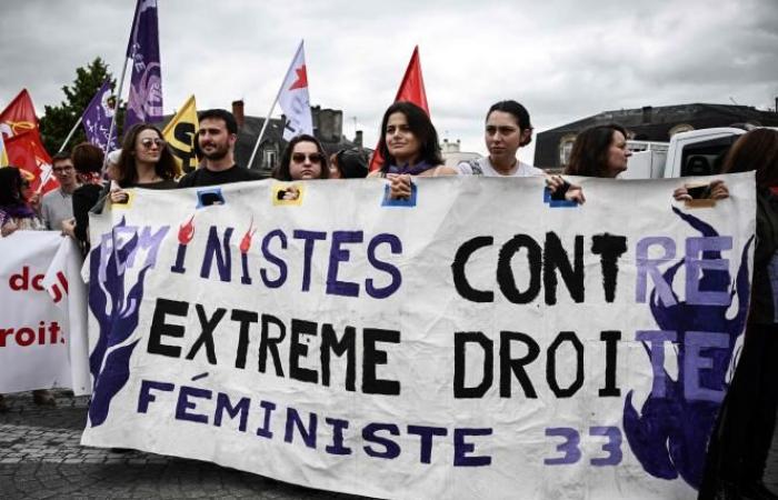 Mehrere feministische Demonstrationen gegen die extreme Rechte in Paris und ganz Frankreich