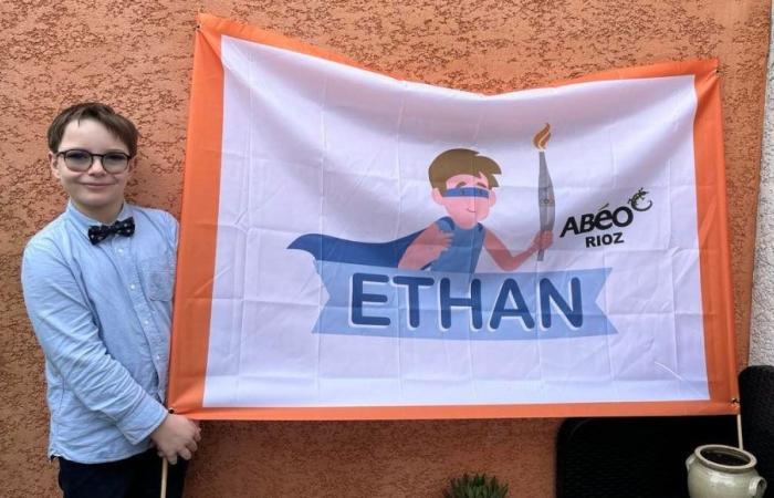 Im Alter von 12 Jahren wird Ethan, der an einer Glasknochenkrankheit leidet, das olympische Feuer nach Besançon tragen