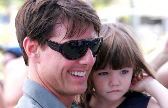 Hat Suri den Nachnamen ihres Vaters, Tom Cruise, fallengelassen?