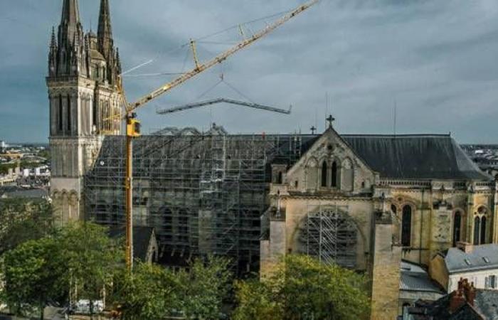 Liebherr sichert sich die Kathedrale von Angers
