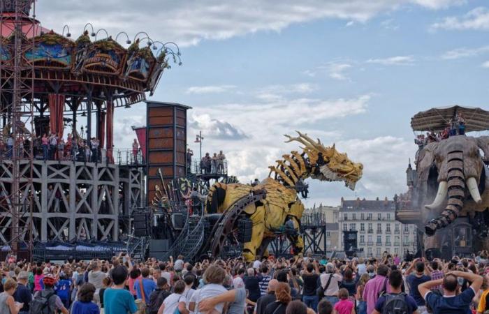 Das beeindruckende Drachenpferd der Firma La Machine kehrt nach Nantes zurück