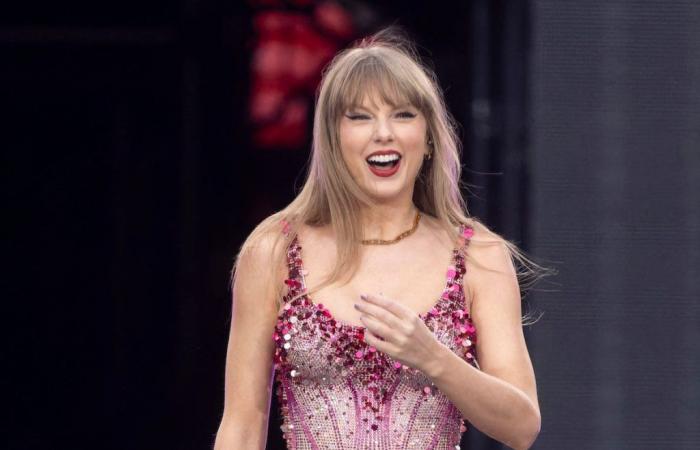 Ihr Begleiter Travis auf der Bühne, Greta Gerwig im Publikum … Taylor Swift sorgt in London für Aufsehen