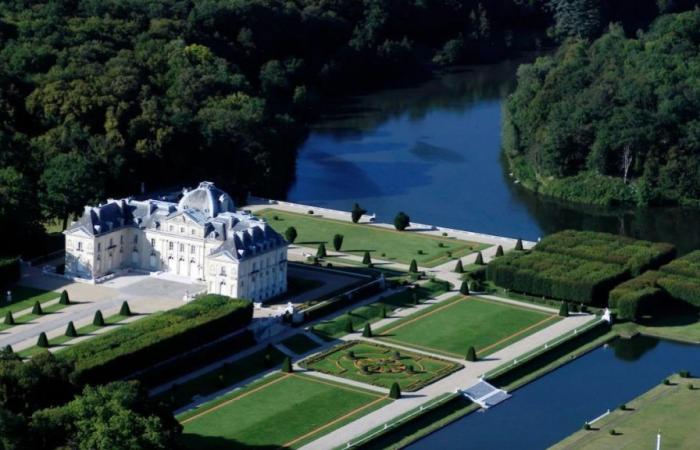 Bald können Sie in diesem prächtigen Schloss übernachten, das auch „das Versailles von Essonne“ genannt wird.