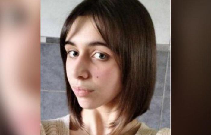 „Wir denken das Schlimmste“: Sorge um ein 15-jähriges Mädchen, das verschwunden ist, nachdem es von einem Fremden am Bahnhof abgesetzt wurde