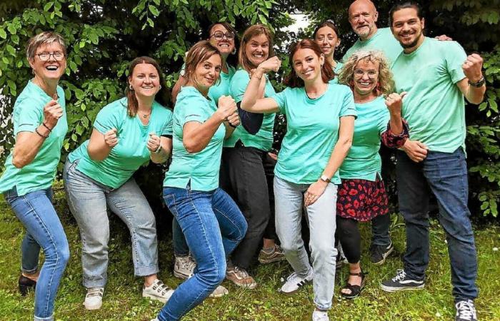 30 Mitarbeiter des medizinisch-sozialen Zentrums Vénètes im Ultra Marin für Arthur und Liam