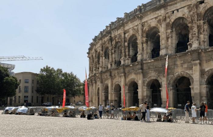 SCH beim Nîmes Festival ausverkauft, ungeduldige Fans bei 34 Grad