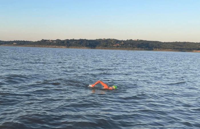 57-jähriger Mann schwimmt fast 14 Meilen über den Kansas Lake