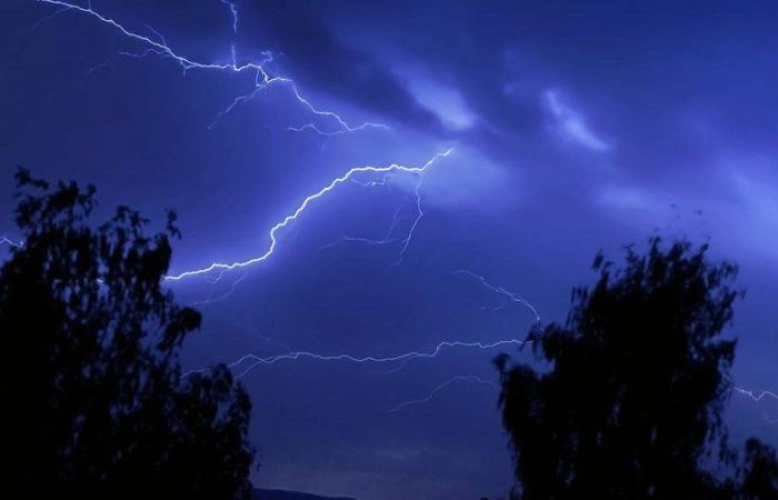 KARTEN. Wetter: Kälteeinbruch, Saharasand, heftige Stürme, 23 Departements an diesem Freitagabend in Alarmstufe Gelb, am Samstag von 25 bis 27 Uhr in Alarmstufe Orange