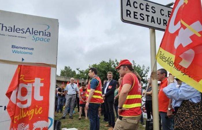 Mitarbeiter von Thales Alenia Space in Toulouse wehren sich gegen Stellenabbau