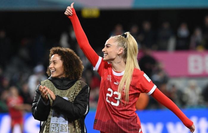 Fußball: Alisha Lehmann und Ana-Maria Crnogorcevic mit der Nati in Lausanne