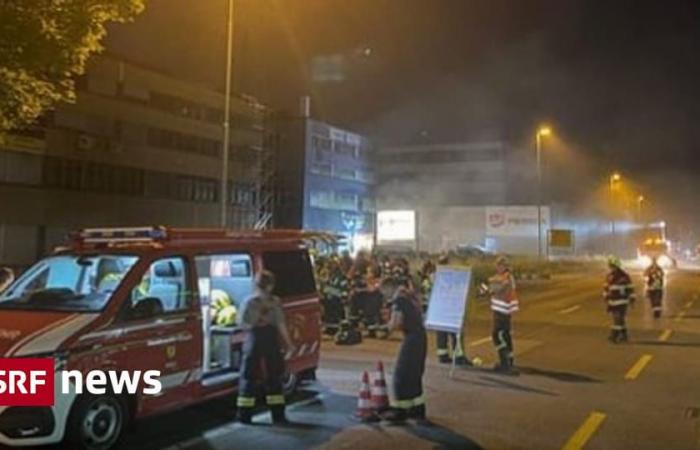 Brand in Rotkreuz/ZG – Starker Rauch bei Brand in Rotkreuz: Behörden geben Entwarnung – News