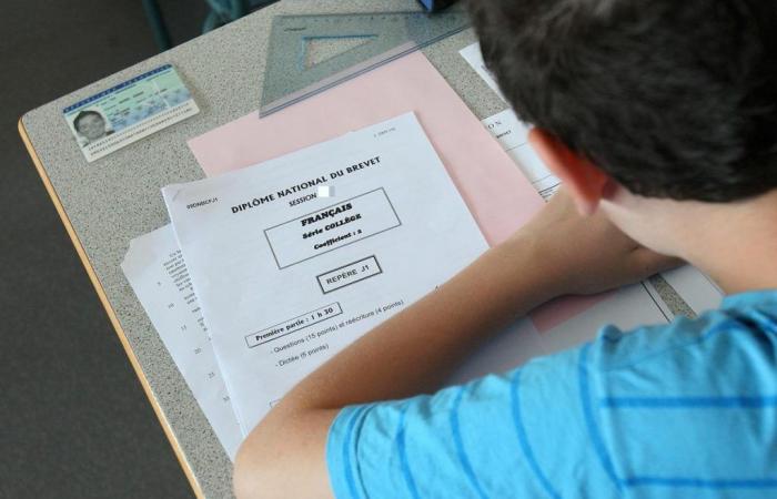 Fast 860.000 Mittelschüler beginnen am Montag mit den Tests, bevor es zu einer möglichen Reform kommt