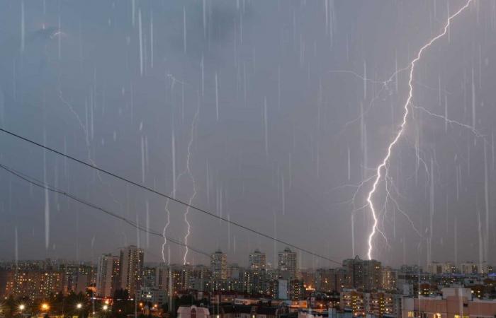Starke Regenfälle, Blitze, Sturmböen, Hagel … 31 Bezirke wurden wegen heftiger Stürme in Alarmbereitschaft versetzt