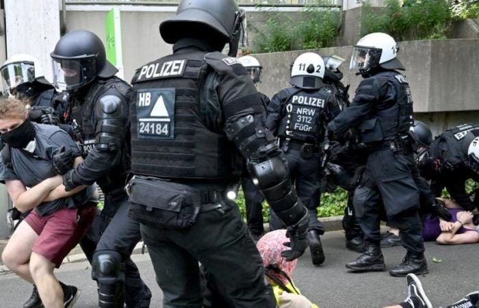 Gewalt und Festnahmen am Rande des Parteitags der deutschen rechtsextremen Partei AfD – rts.ch