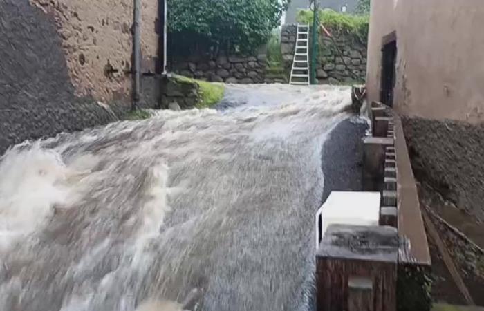 „Es ist verrückt, es reißt sogar den Teer heraus“, die Bilder der Überschwemmungen in einem Weiler in der Nähe von Clermont-Ferrand