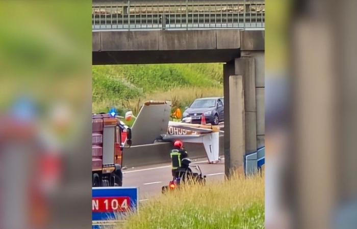 Das Passagierflugzeug prallt auf eine Hochspannungsleitung und stürzt auf der Autobahn ab: 3 Tote auf der A4 in Seine-et-Marne