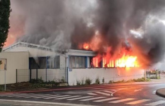 VIDEO. In einer Schreinerei in Riom brennt ein Großbrand, es wurde ein Sicherheitsbereich eingerichtet