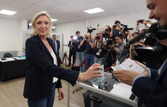 Marine Le Pen verkündet ihre Wahl in Pas-de-Calais im ersten Wahlgang … und begräbt die „Macronie“