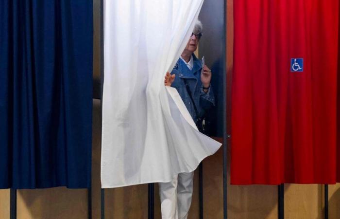Erste Runde der vorgezogenen Parlamentswahl in Frankreich