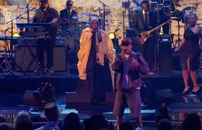 Lauryn Hill spielt mit ihrem Sohn YG Marley Hits aus ihrem Kultalbum „The Miseducation of Lauryn Hill“ (Video)