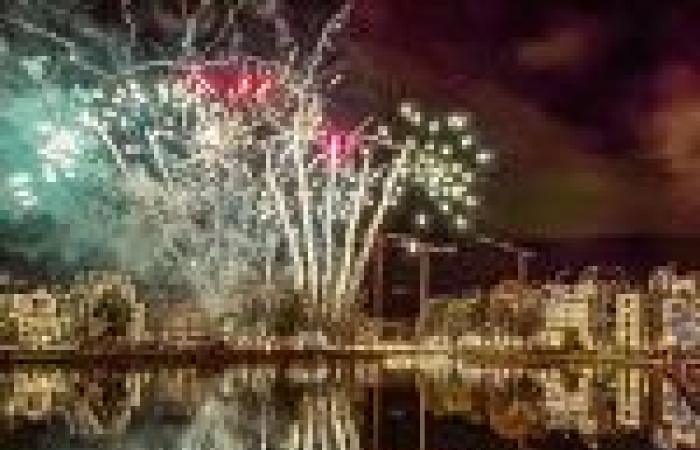 Nationalfeiertag in Melun (77): Feuerwerk am Ufer der Seine 13. Juli 2024