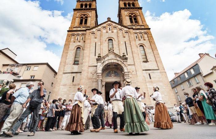 Eine erste Folklorerunde findet Anfang Juli in Millau statt